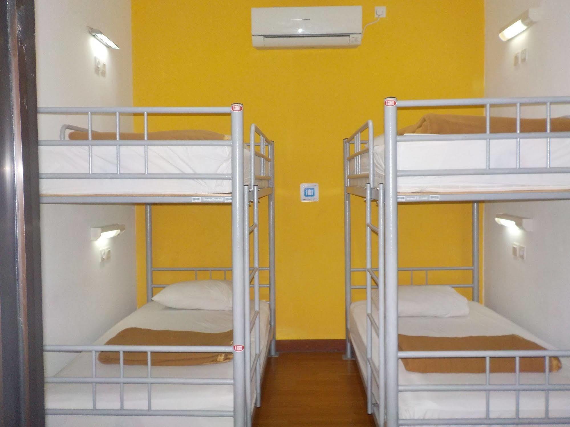 Cx Hostel Kuta Raya Exteriér fotografie