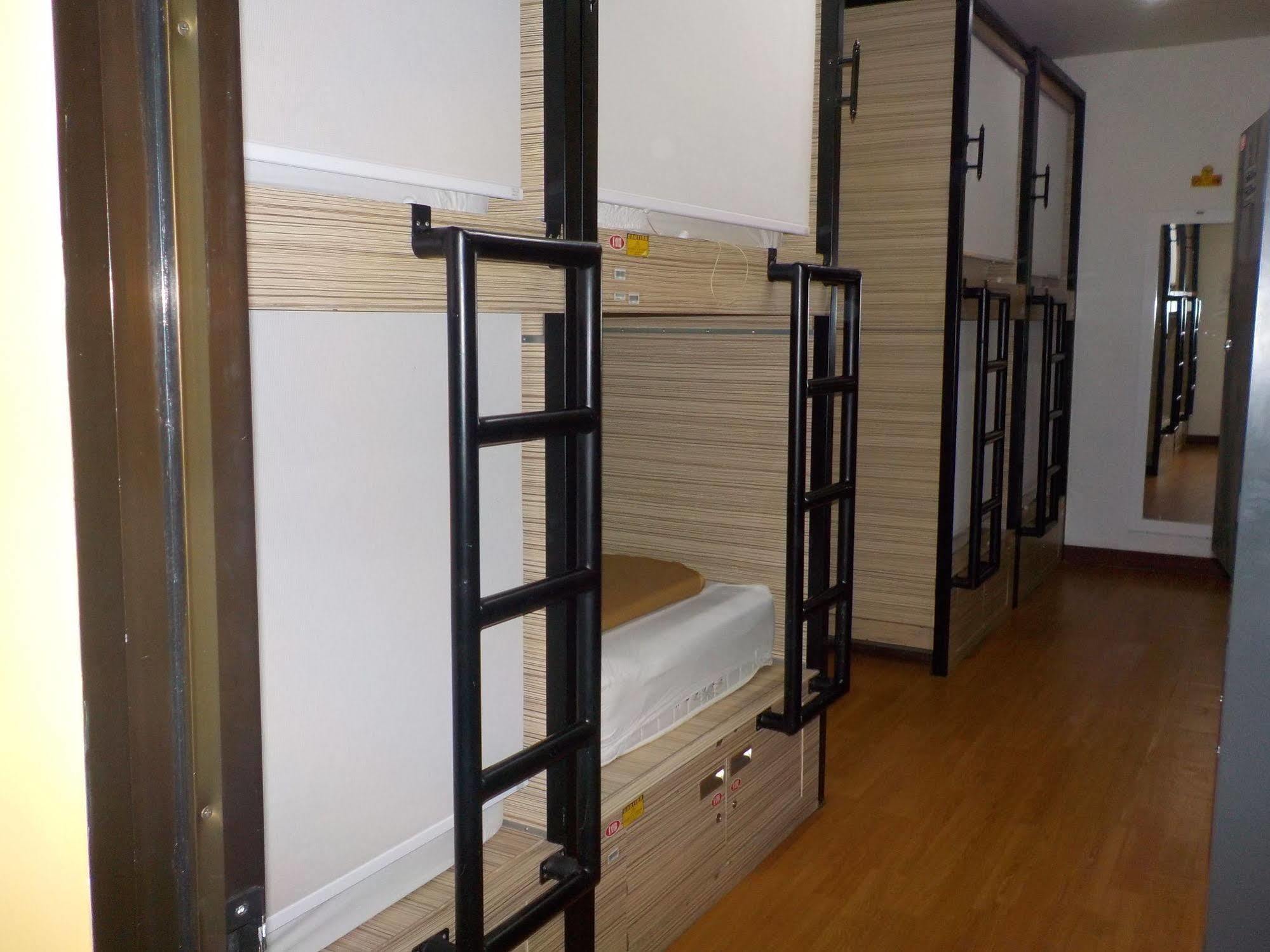 Cx Hostel Kuta Raya Exteriér fotografie