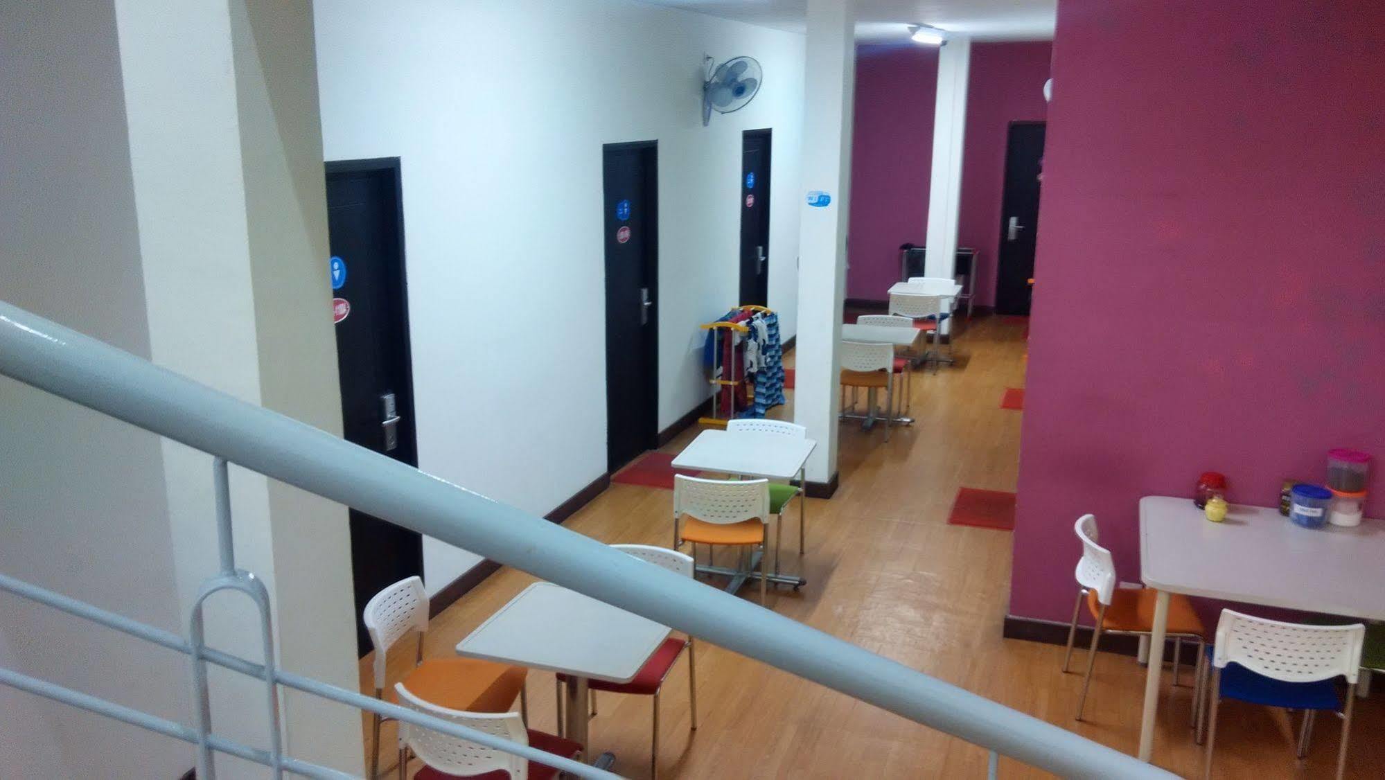 Cx Hostel Kuta Raya Exteriér fotografie