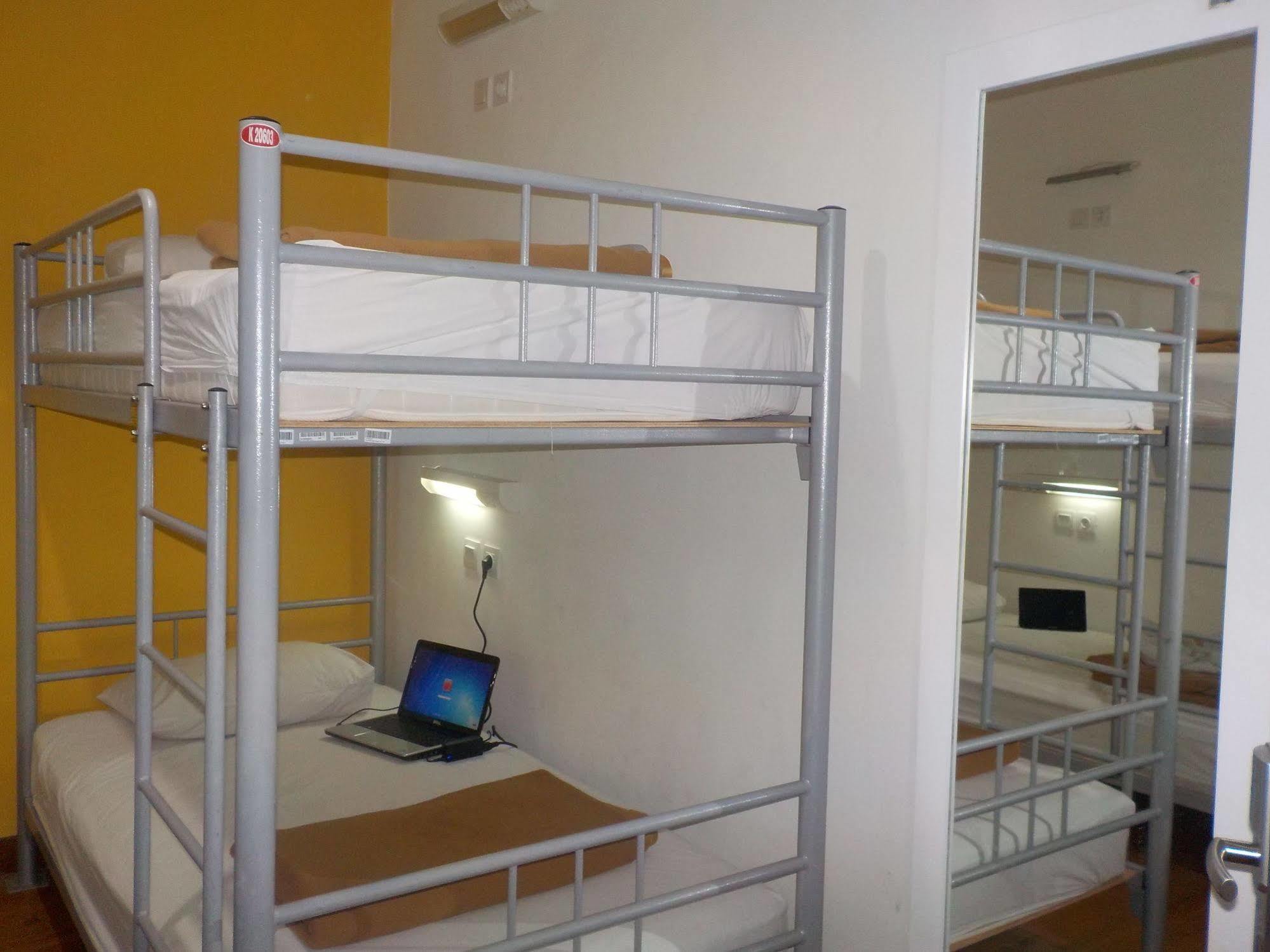 Cx Hostel Kuta Raya Exteriér fotografie