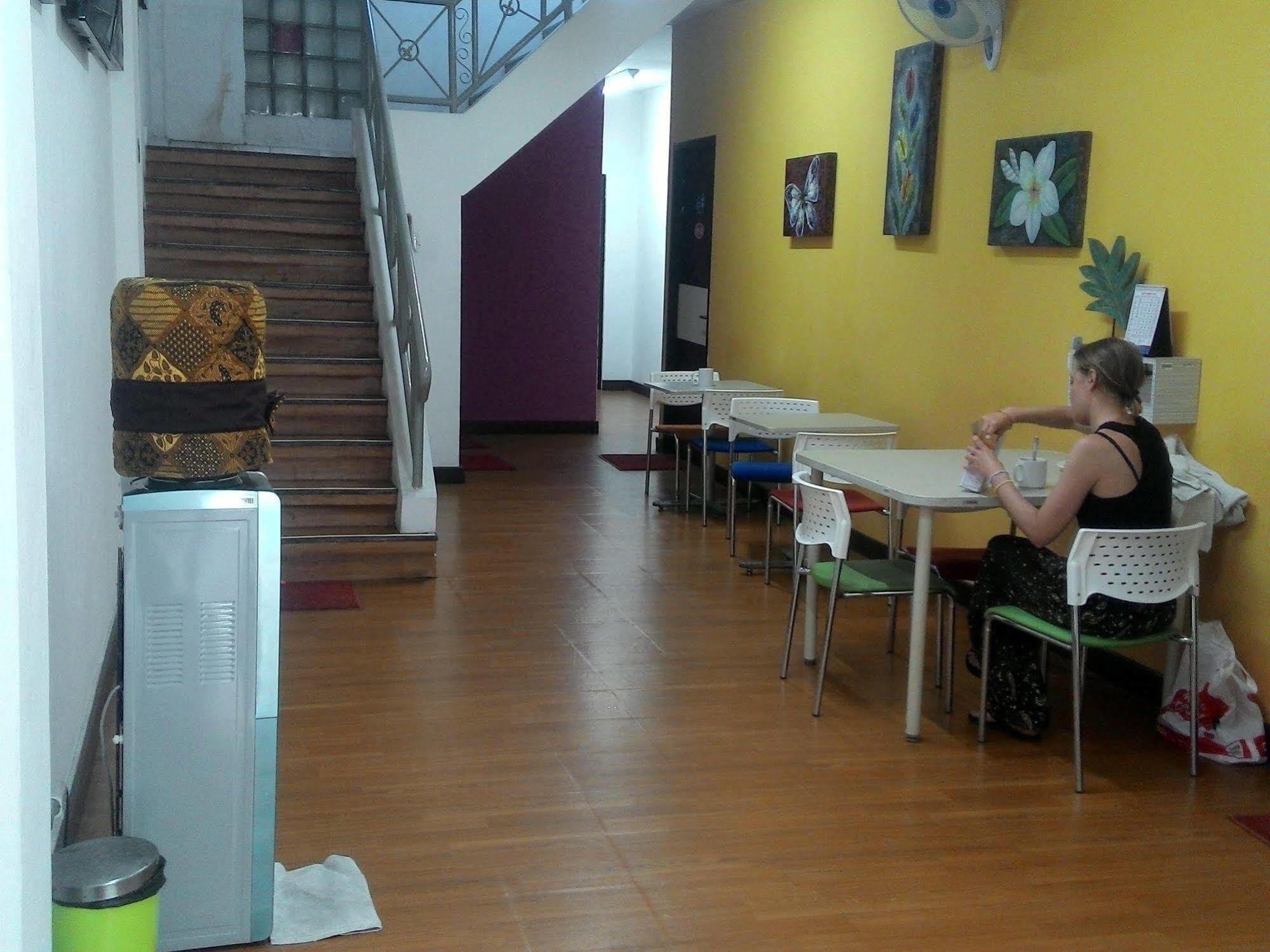 Cx Hostel Kuta Raya Exteriér fotografie